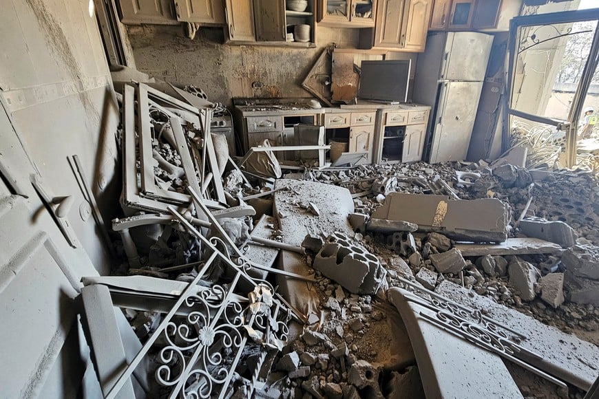 A view shows a damaged house in the aftermath of Israeli strikes in Yohmor, in Lebanon's Bekaa Valley, October 29, 2024. REUTERS/Maher Abou Taleb