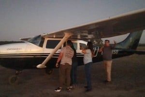 En el interior de la aeronave había alrededor de 480 kilos de cocaína distribuida en panes. Fotos: Gentileza