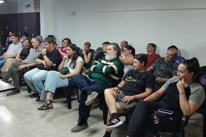 Los protagonistas, presentes. Además de los directivos del municipio y concejales, también participaron jugadoras, cuerpo técnico e integrantes de la organización del evento. Gentileza Prensa Concejo Municipal