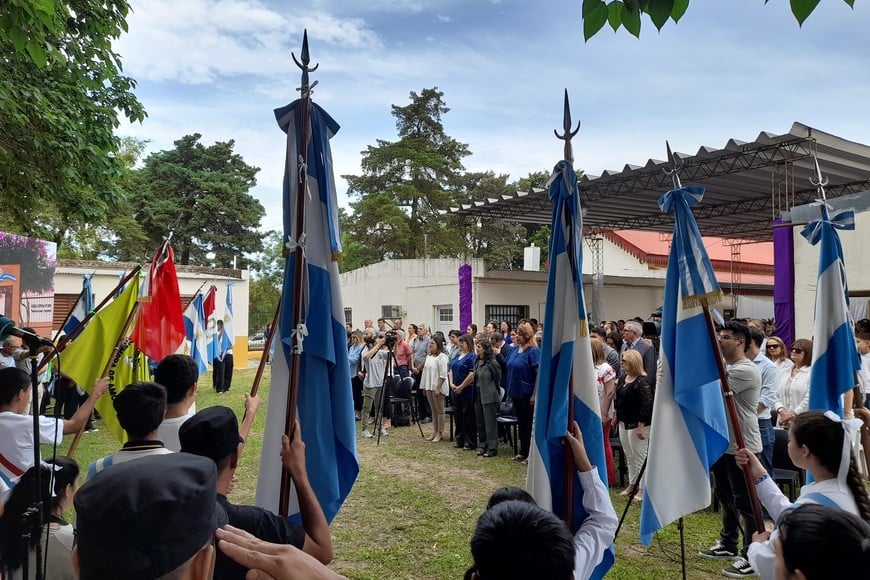 Con miras al futuro, Escobar afirmó que la escuela seguirá siendo un faro de oportunidades, promoviendo la inclusión y el respeto hacia todas las diferencias. "Sigamos construyendo juntos este legado", concluyó.