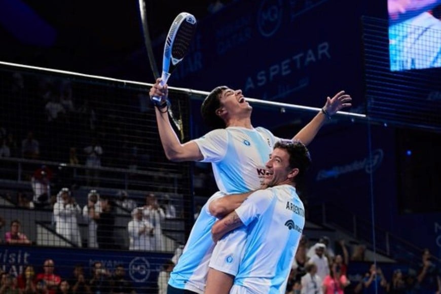 El festejo del campeón del mundo de pádel.