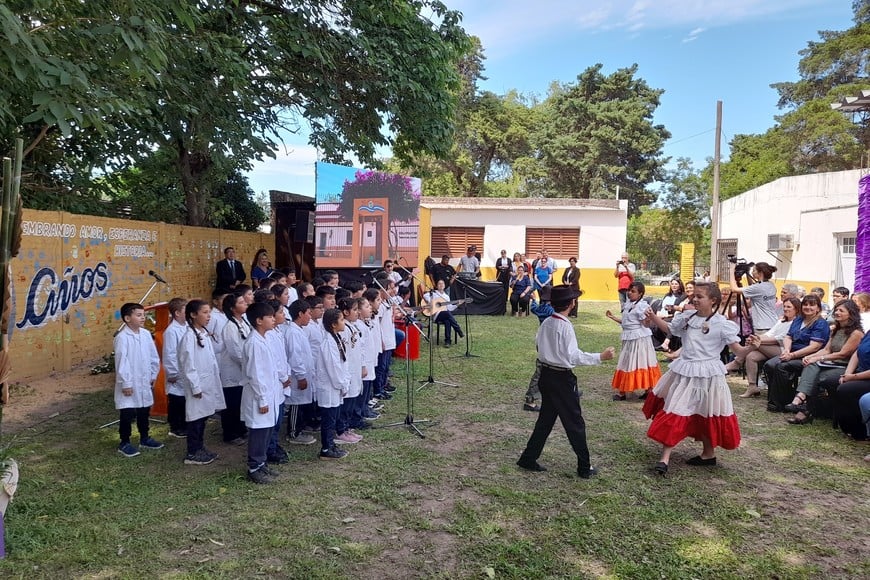 Con miras al futuro, Escobar afirmó que la escuela seguirá siendo un faro de oportunidades, promoviendo la inclusión y el respeto hacia todas las diferencias. "Sigamos construyendo juntos este legado", concluyó.