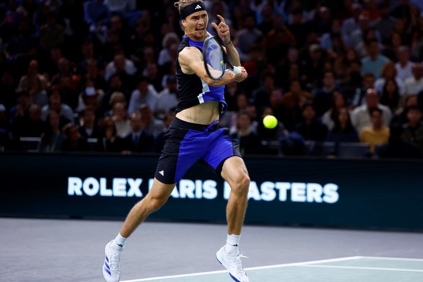 Tennis - Paris Masters - Accor Arena, Paris, France - November 3, 2024
Germany's Alexander Zverev in action during his men's single's final match against France's Ugo Humbert REUTERS/Stephanie Lecocq