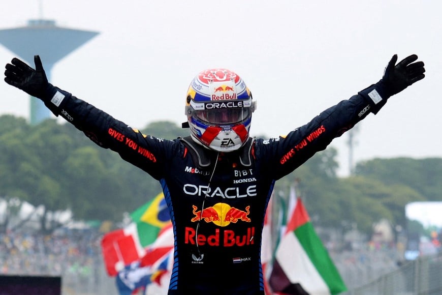 Formula One F1 - Sao Paulo Grand Prix - Autodromo Jose Carlos Pace, Sao Paulo, Brazil - November 3, 2024
Red Bull's Max Verstappen celebrates winning the Sao Paulo Grand Prix REUTERS/Carla Carniel     TPX IMAGES OF THE DAY