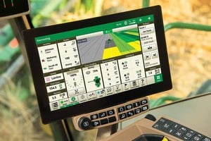 Los monitores de rendimiento son herramientas que registran una serie de datos durante la cosecha, como la velocidad de avance, el ancho de la plataforma de corte, la humedad del grano y el flujo de toneladas por hora.
