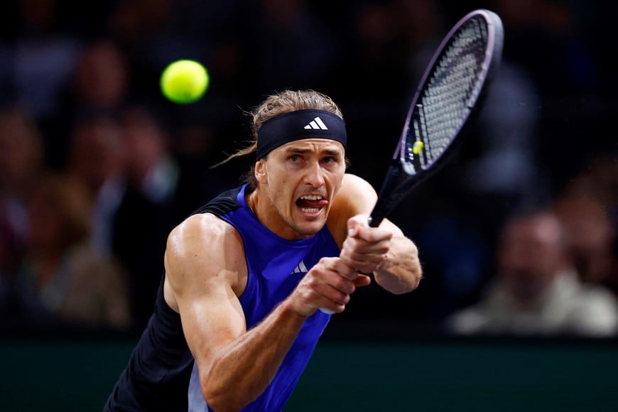 Tennis - Paris Masters - Accor Arena, Paris, France - November 3, 2024
Germany's Alexander Zverev in action during his final match against France's Ugo Humbert REUTERS/Stephanie Lecocq