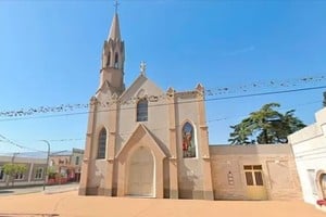 La capilla San Miguel Arcángel de Máximo Paz, donde el padre Carlos Salas se desempeñaba como párroco.