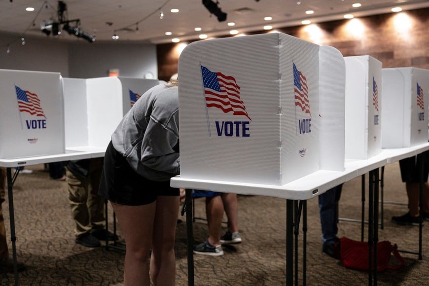 People vote in the 2024 U.S. presidential election on Election Day in Springfield, Ohio, U.S., November 5, 2024. REUTERS/Megan Jelinger