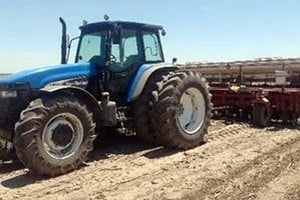 Lote con rastrojo de maíz tardío; en pleno proceso de siembra de soja temprana,
en el centro del departamento Las Colonias.