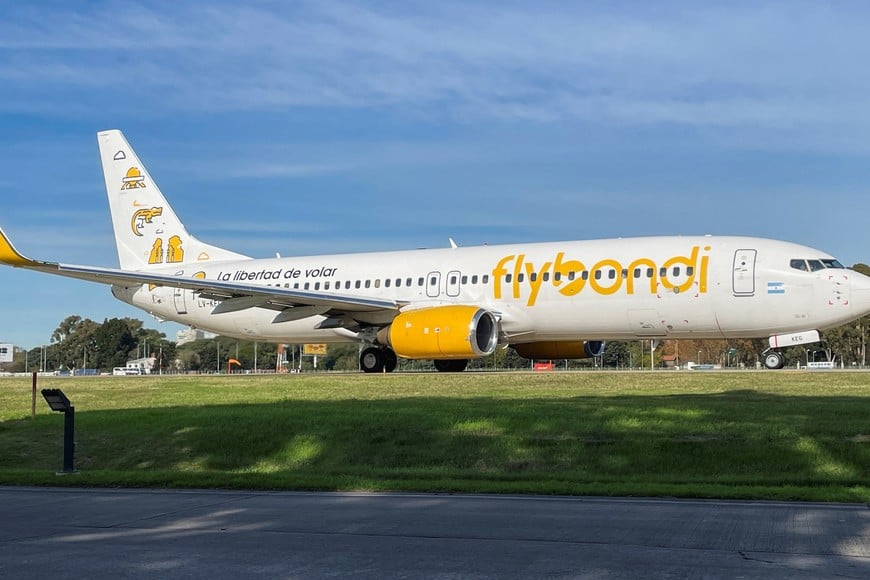 A Flybondi Boeing 737 airplane is pictured before taking off at the Aeroparque-Jorge Newbery Airport, in Buenos Aires, Argentina June 7, 2023. REUTERS/Miguel Lo Bianco