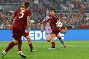 Soccer Football - Europa League - AS Roma v Athletic Bilbao - Stadio Olimpico, Rome, Italy - September 26, 2024
AS Roma's Paulo Dybala in action REUTERS/Ciro De Luca