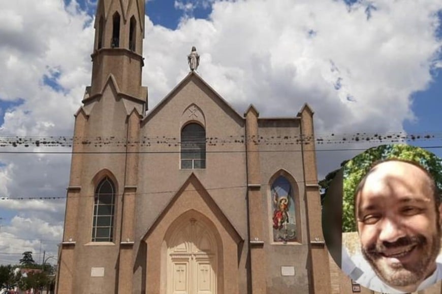 La capilla San Miguel Arcángel de Máximo Paz, donde el padre Carlos Salas se desempeñaba como párroco.