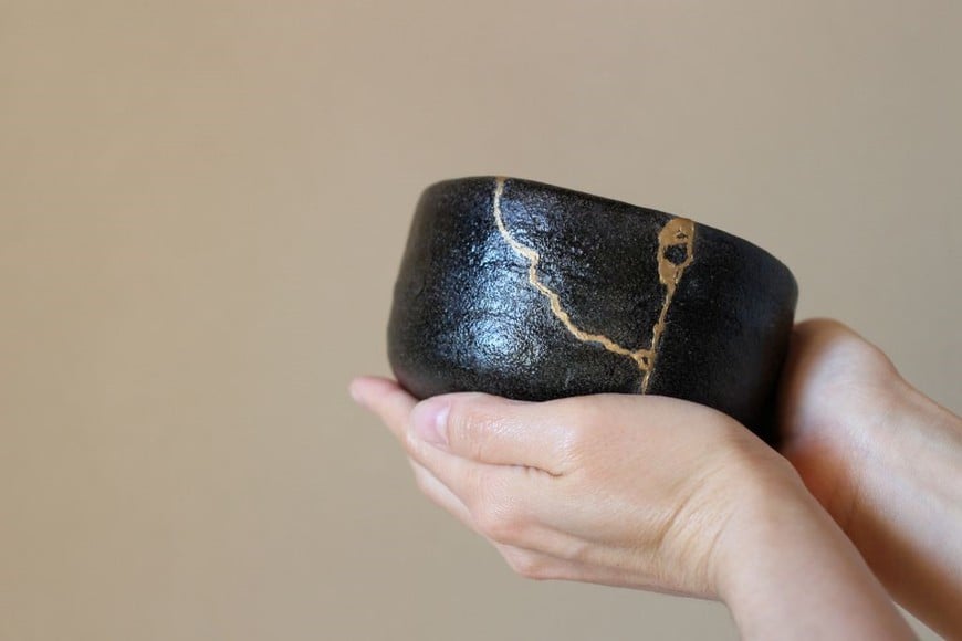 Kintsugi es una antigua técnica japonesa que celebra las imperfecciones.