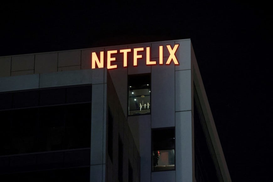 FILE PHOTO: A general view outside the Netflix office after the Writers Guild of America (WGA) said it reached a preliminary labor agreement with major studios in Los Angeles, California, U.S., September 24, 2023.  REUTERS/David Swanson/File Photo