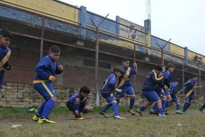 Preparados y listo para jugar. Los chicos de Guadalupe ya palpitan lo que será una fiesta más del fútbol infantil. Crédito: Flavio Raina.