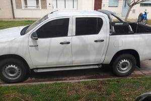 La camioneta Toyota Hilux que fue robada en barrio Candioti. Crédito: El Litoral.