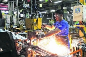 El nivel de producción industrial, en el noveno mes del año, sigue siendo inferior al del mismo mes de 2023, que fue de 67,9%, según el nuevo reporte del Indec.