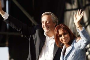 Néstor Kirchner y Cristina Fernández de Kirchner hacia 2008, el año en que se hizo la denuncia penal que ahora terminó en condena. Él presidió el país en el periodo 2003-2007 y ella en 2007-2015.