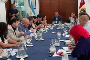 El intendente presentó detalles del Presupuesto 2025 a los concejales antes de enviar el Mensaje para su debate en el recinto.