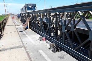 El Bailey sobre el puente Carretero, la solución provisoria que encontró Vialidad Nacional.