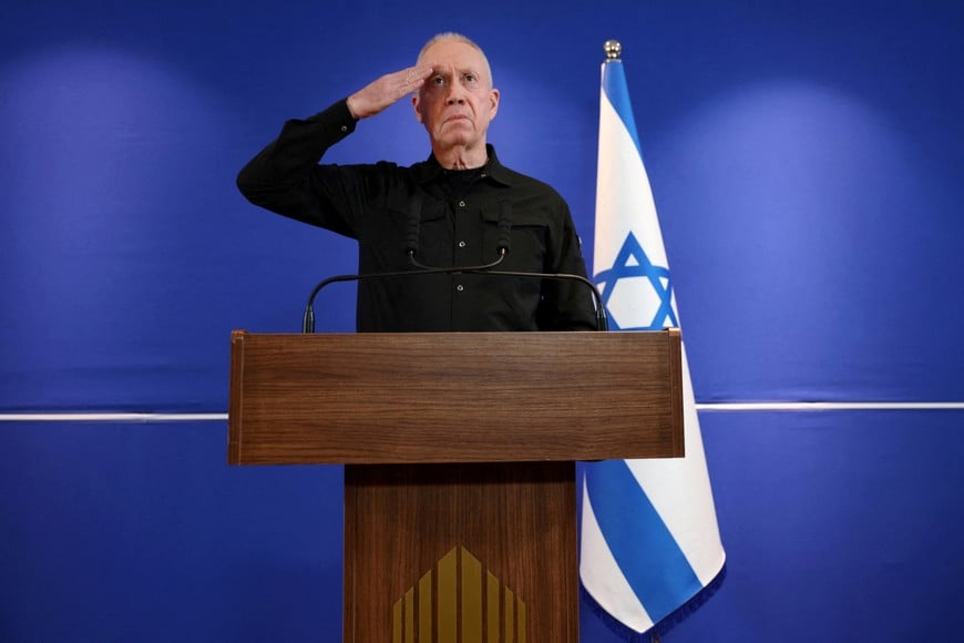 Former Israeli Defense Minister Yoav Gallant attends a press conference shortly after he was sacked by Israeli Prime Minister Benjamin Netanyahu who cited a lack of trust, at the Ministry of Defense in Tel Aviv, Israel November 5, 2024. REUTERS/Nir Elias     TPX IMAGES OF THE DAY