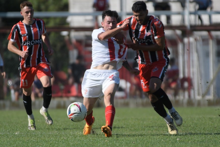 Hizo historia. Juventud Unida pisó fuerte en La Tatenguita, venció a Unión y se instaló en la semifinal. Crédito: Luis Cetraro