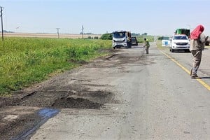 Pullaro aclaró que, aunque la provincia está dispuesta a hacerse cargo de las rutas nacionales debido a la falta de mantenimiento por parte de la Nación, "esto no debe ser a costa de condonar la deuda". Foto: Archivo