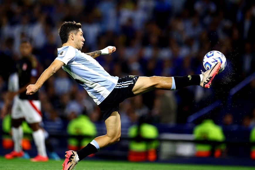 Soccer Football - World Cup - South American Qualifiers - Argentina v Peru - Estadio Mas Monumental, Buenos Aires, Argentina - November 19, 2024
Argentina's Gonzalo Montiel in action REUTERS/Agustin Marcarian