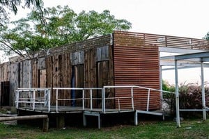 El lugar está ubicado a la altura de calle Regis Martínez, frente al parque de diversiones y por sobre uno de los solariums habilitados por el municipio.