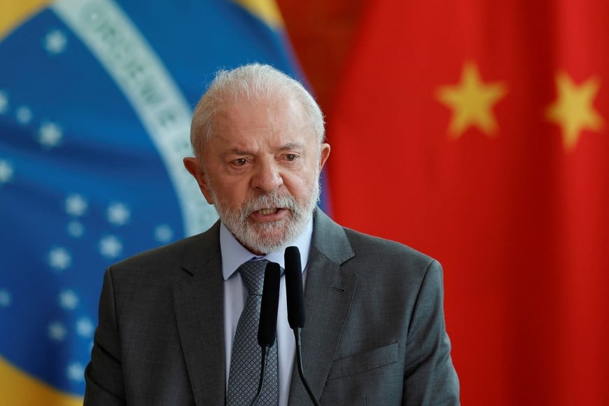 Brazil's President Luiz Inacio Lula da Silva makes a statement following the signing of bilateral agreements with China's President Xi Jinping, in Brasilia, Brazil November 20, 2024. REUTERS/Adriano Machado