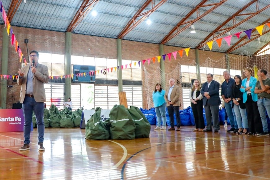 En el CEF N° 29 de la capital santafesina, el ministro de Educación, José Goity, señaló que “Santa Fe en Movimiento es una gran experiencia que está en crecimiento, que se está consolidando y que demuestra en gran medida cómo creemos nosotros que se tienen que hacer las cosas”.