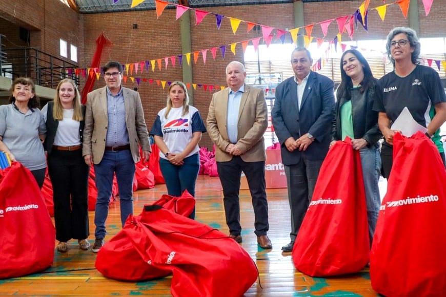 En el CEF N° 29 de la capital santafesina, el ministro de Educación, José Goity, señaló que “Santa Fe en Movimiento es una gran experiencia que está en crecimiento, que se está consolidando y que demuestra en gran medida cómo creemos nosotros que se tienen que hacer las cosas”.