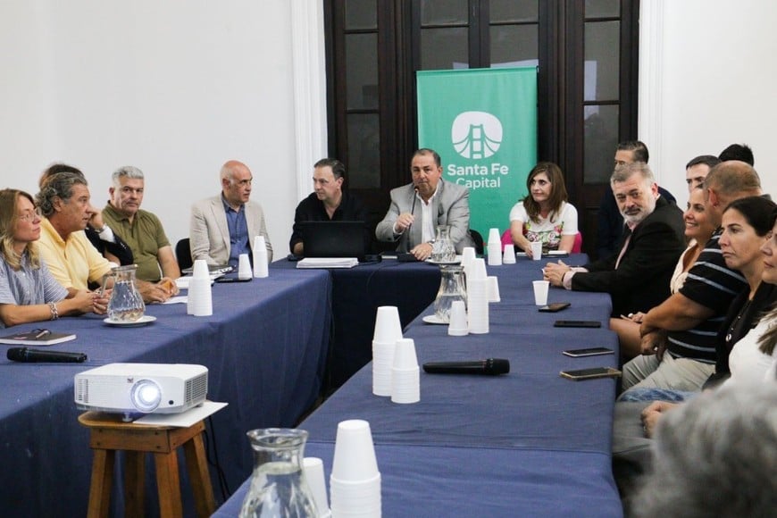 La primera reunión de la Comisión de trabajo, cuya creación fue una disposición del Concejo santafesino. El próximo encuentro será en diciembre. Crédito: Gentileza