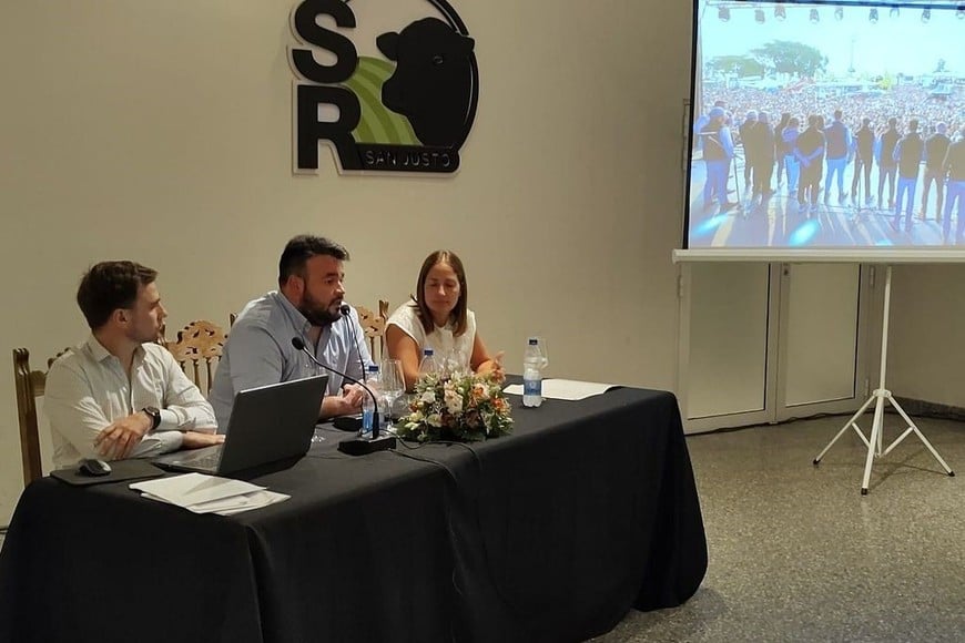 Supimos trabajar en equipo, generar relaciones entre lo público y lo privado, y lograr que la gente tenga sentido de pertenencia a la Sociedad Rural, no sólo el productor sino toda la comunidad”, destacó Zuqueli.