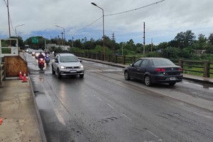 Los vehículos ya cruzan el Carretero entre Santa Fe y Santo Tomé. Crédito: Vialidad Nacional