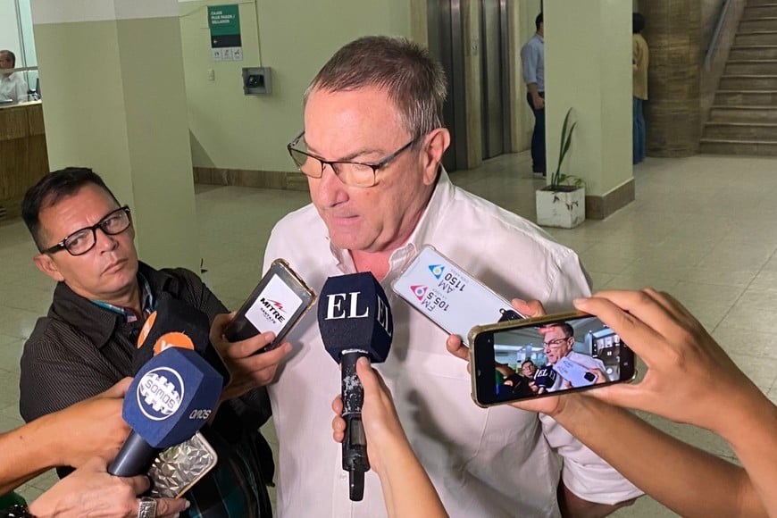 Mariano Cabal, director de Gestión de Riesgo Municipal, en diálogo con la prensa.