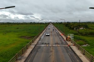 Los vehículos ya cruzan el Carretero entre Santa Fe y Santo Tomé. Crédito: Fernando Nicola