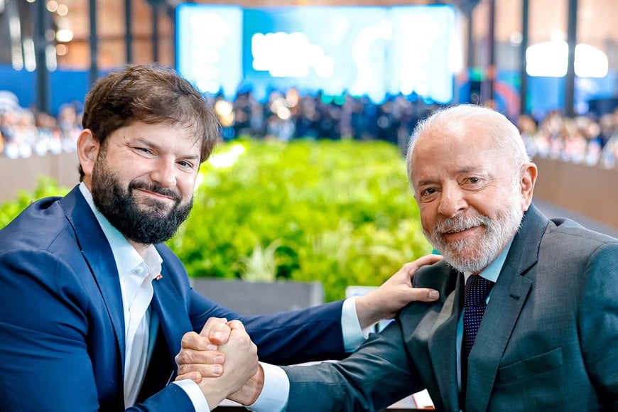 Brazil's President Luiz Inacio Lula da Silva greets Chile's President Gabriel Boric as they take part in an opening event of the Urban 20 (U20), the Mayors' forum of the cities from the G20 countries, in Rio de Janeiro, Brazil, November 17, 2024. Ricardo Stuckert/Brazilian Presidency/Handout via REUTERS THIS IMAGE HAS BEEN SUPPLIED BY A THIRD PARTY. NO RESALES. NO ARCHIVES