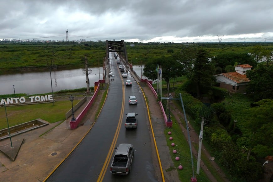 Complicaciones en la segunda jornada del tránsito liberado en el Puente Carretero. Crédito: Fernando Nicola