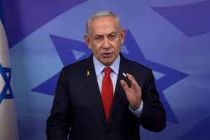 (241126) -- JERUSALEN, 26 noviembre, 2024 (Xinhua) -- Captura de pantalla tomada de un video del primer ministro israelí, Benjamin Netanyahu, realizando una declaración, el 26 de noviembre de 2024. El canal 12 israelí, TV News, informó el martes por la noche que el acuerdo de cese al fuego entre Israel y Líbano fue aprobado por el gabinete y entrará en vigor a las 10:00 hora local (08:00 GMT). (Xinhua/GPO) (ah) (ra) (ce)