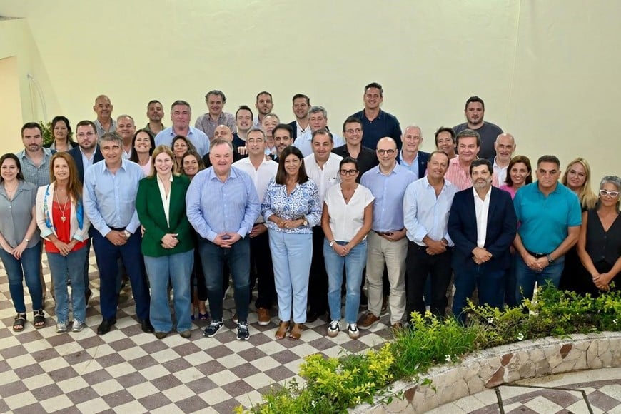 Encuentro de miembros del oficialismo santafesino.