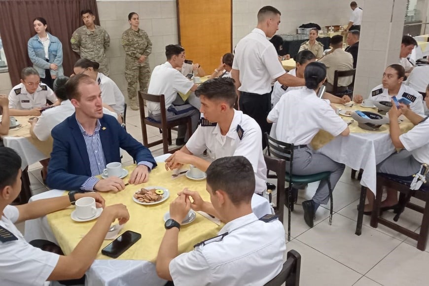 Cadetes del Liceo Militar “General Belgrano” en Buenos Aires: liderazgo y valores en formación. Foto: Ministerio de Defensa