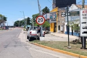 Reducción de la calzada este miércoles sobre el puente. Crédito: Vialidad Nacional