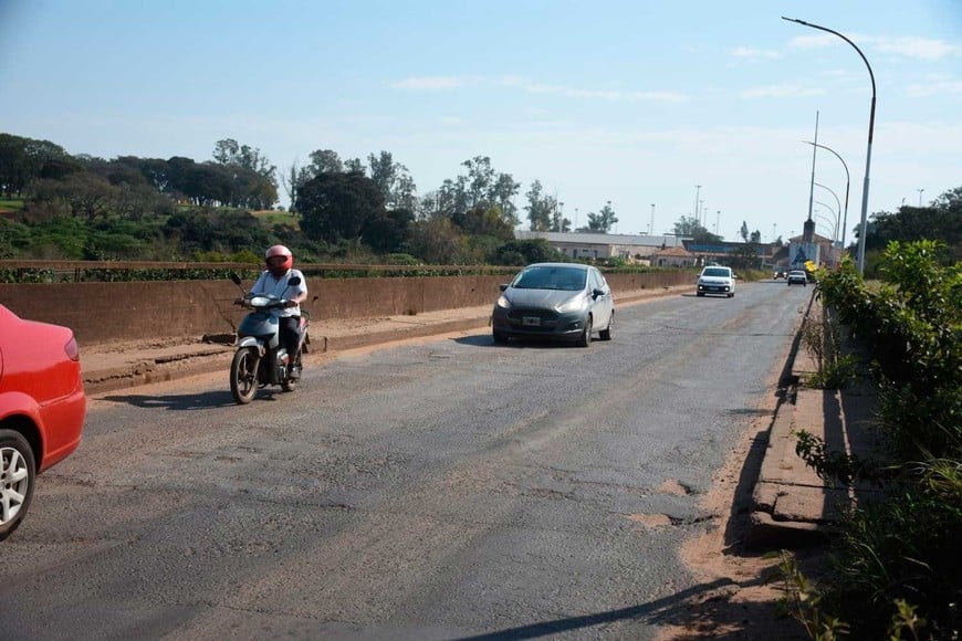 Además del viaducto, la RN 117 que deriva en la frontera también está dañada.