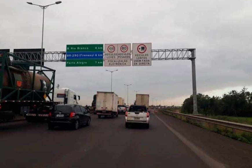 El tramo autopista de la BR-290, casi llegando a Porto Alegre.