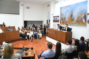 El concejal Lucas Simoniello y su equipo llevaron adelante la  jornada “Protección de los derechos de niñas, niños y adolescentes”. Foto: Manuel Fabatía