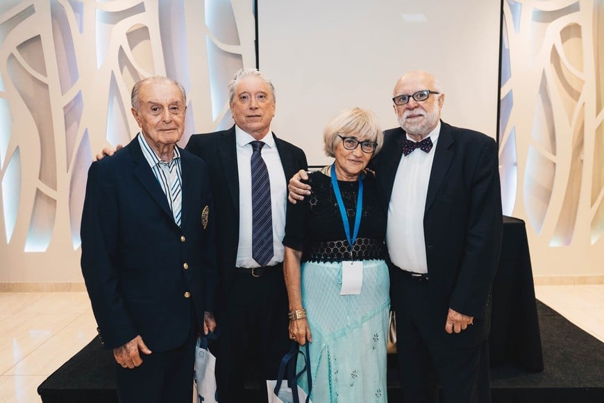 Junto a Enrique Schiavon, Maride Contreras y el Dr Ruben Torres, invitados especiales de la Jornada de OSPAT