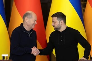 El jefe de Gobierno de Alemania, Olaf Scholz, y el presidente ucraniano, Volodimir Zelenski. Foto: Reuters