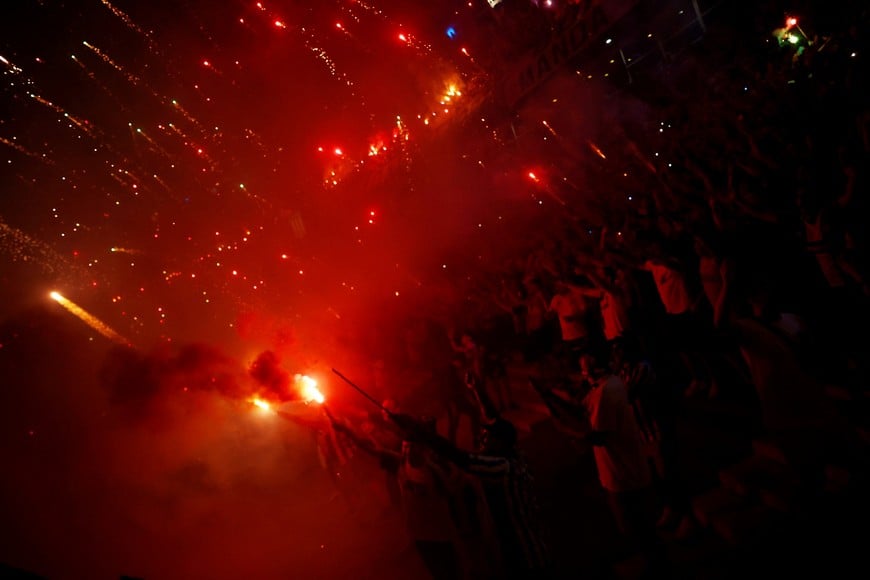 Soccer Football - Copa Sudamericana - Semi Final - Second Leg - Racing Club v Corinthians - Estadio Presidente Peron, Avellaneda, Argentina - October 31, 2024
Fans with flares in the stands before the match REUTERS/Agustin Marcarian