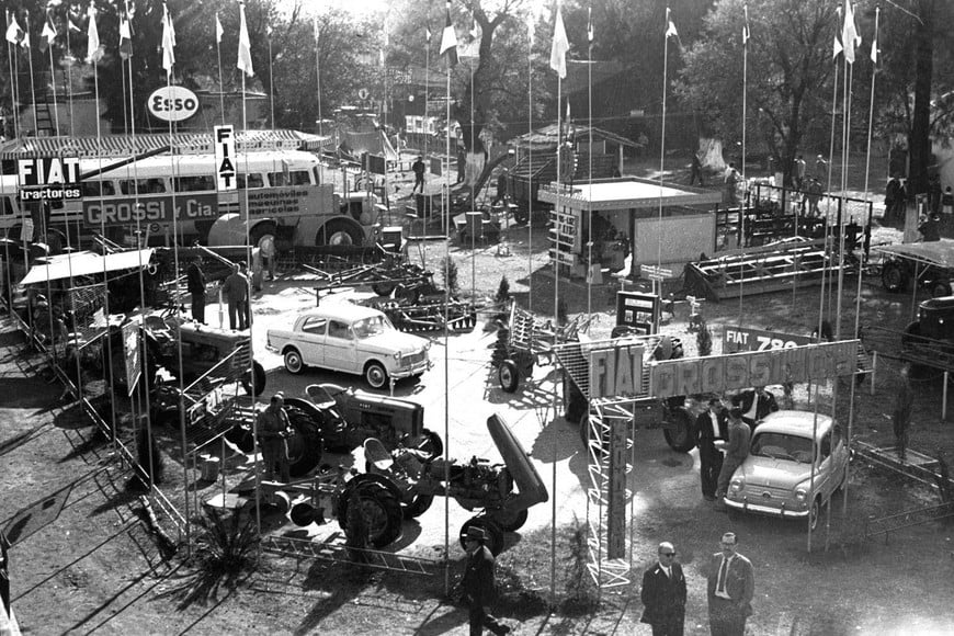 Una feria de exposiciones que tuvo lugar en La Rural, en 1962.